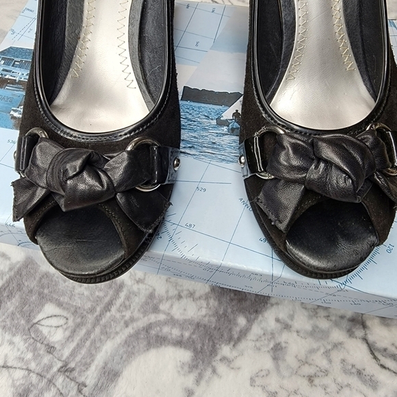 𝅺SPERRY | Black Suede Open Toe Boe Tie Wedges 7 - Picture 3 of 9